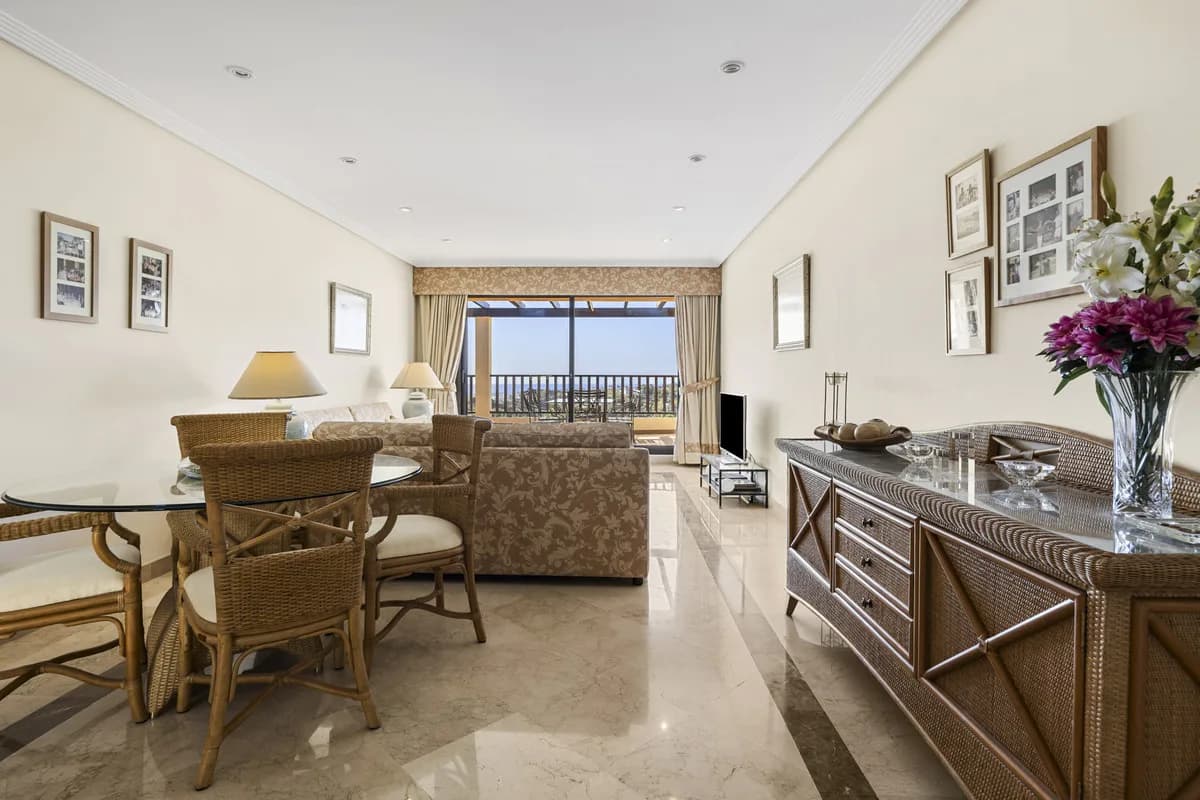 3 Bedroom Penthouse for Sale in Benahavís, Málaga - Image 8