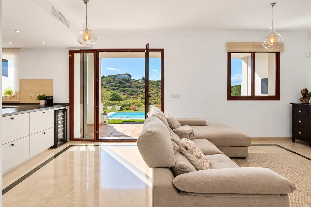 3 Bedroom Semi-Detached House for Sale in Doña Julia, Málaga - Image 6