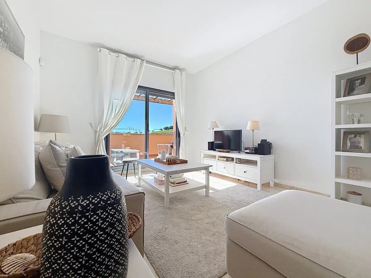 2 Bedroom Penthouse for Sale in Manilva, Málaga - Image 5