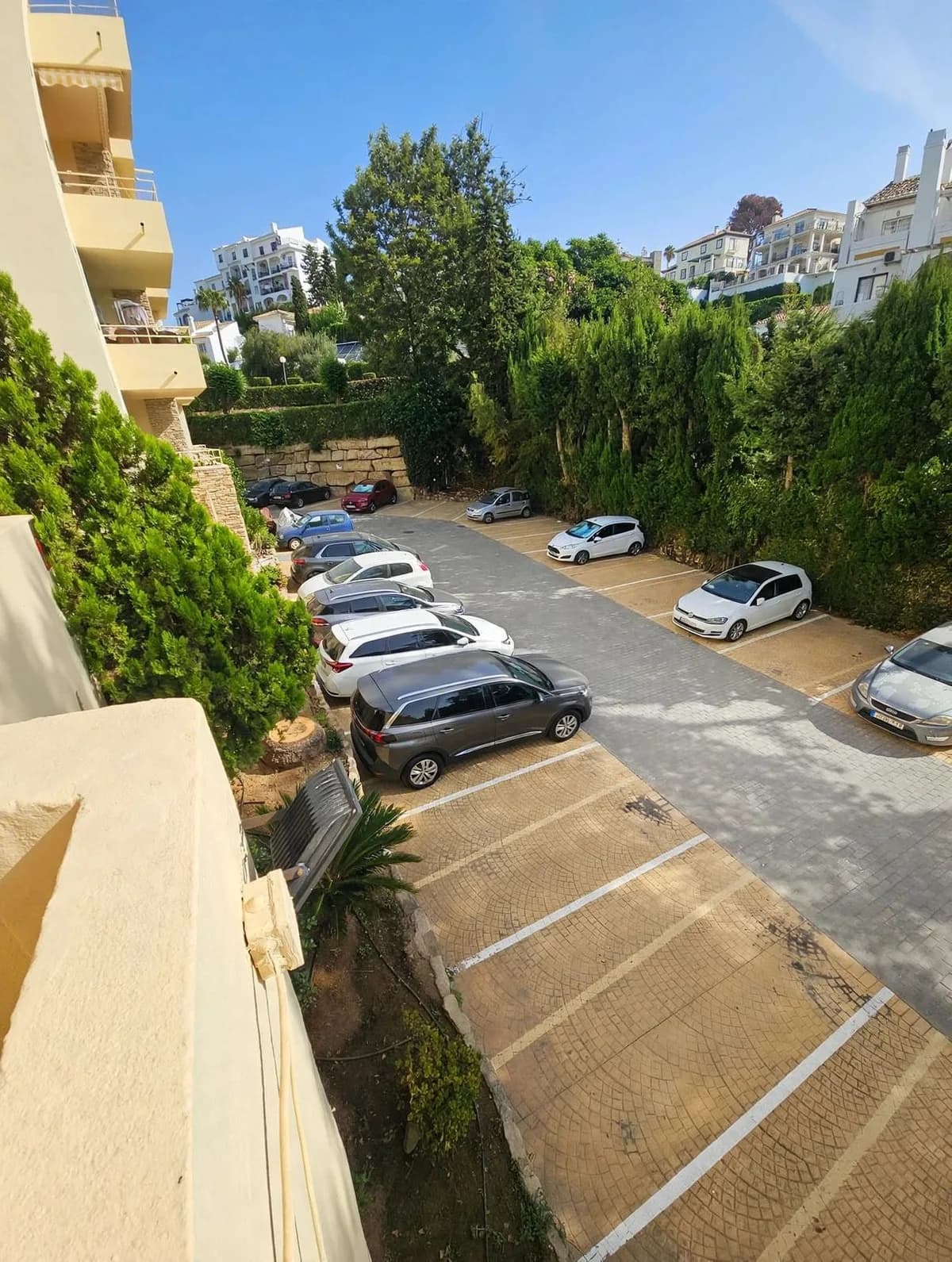 3 Bedroom Ground Floor Apartment for Sale in Riviera del Sol, Málaga - Image 3