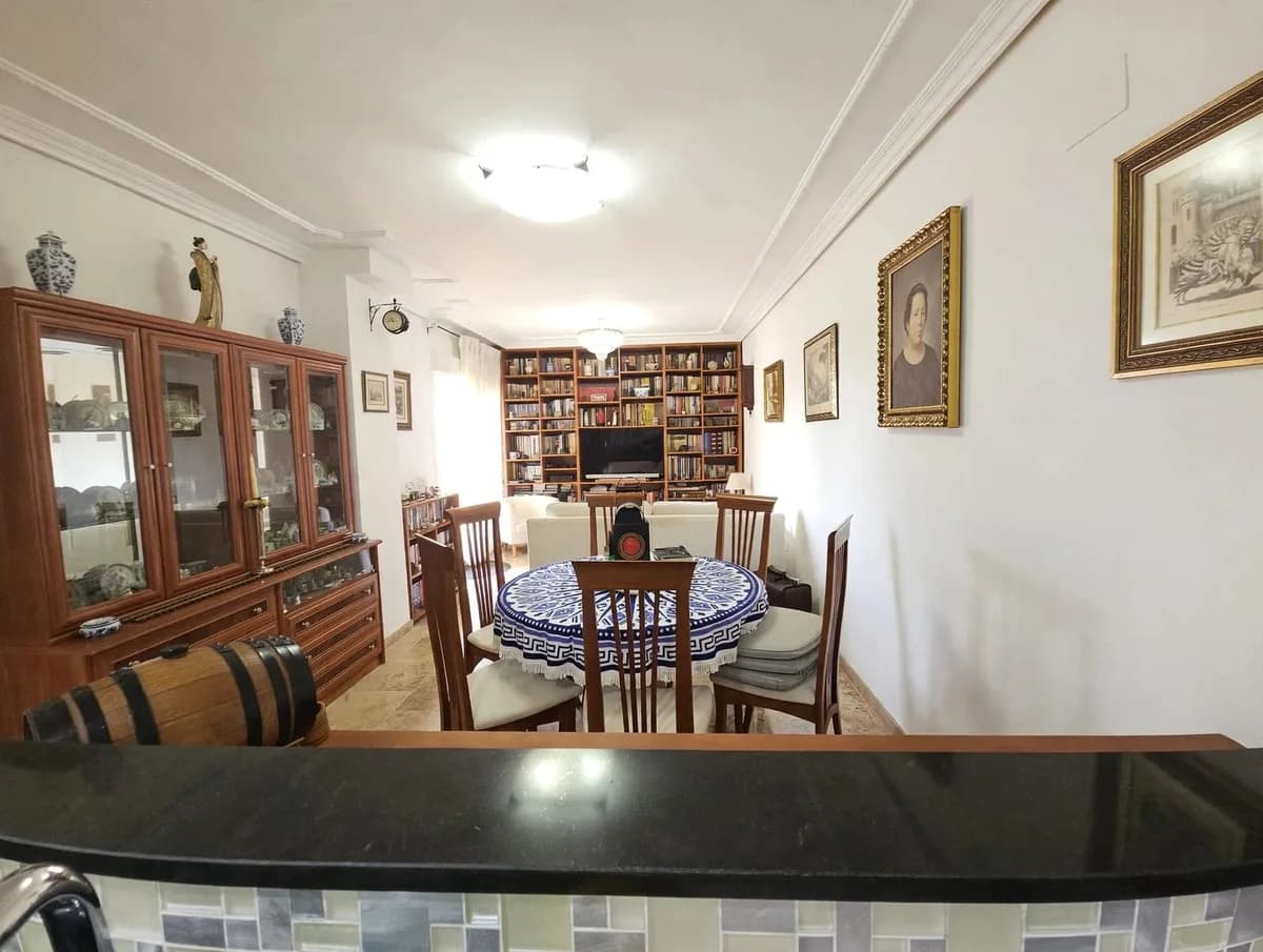 3 Bedroom Ground Floor Apartment for Sale in Riviera del Sol, Málaga - Image 4
