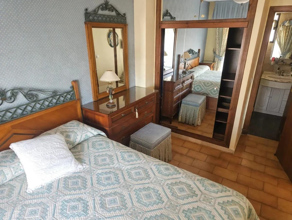 1 Bedroom Middle Floor Apartment for Sale in Riviera del Sol, Málaga - Image 8