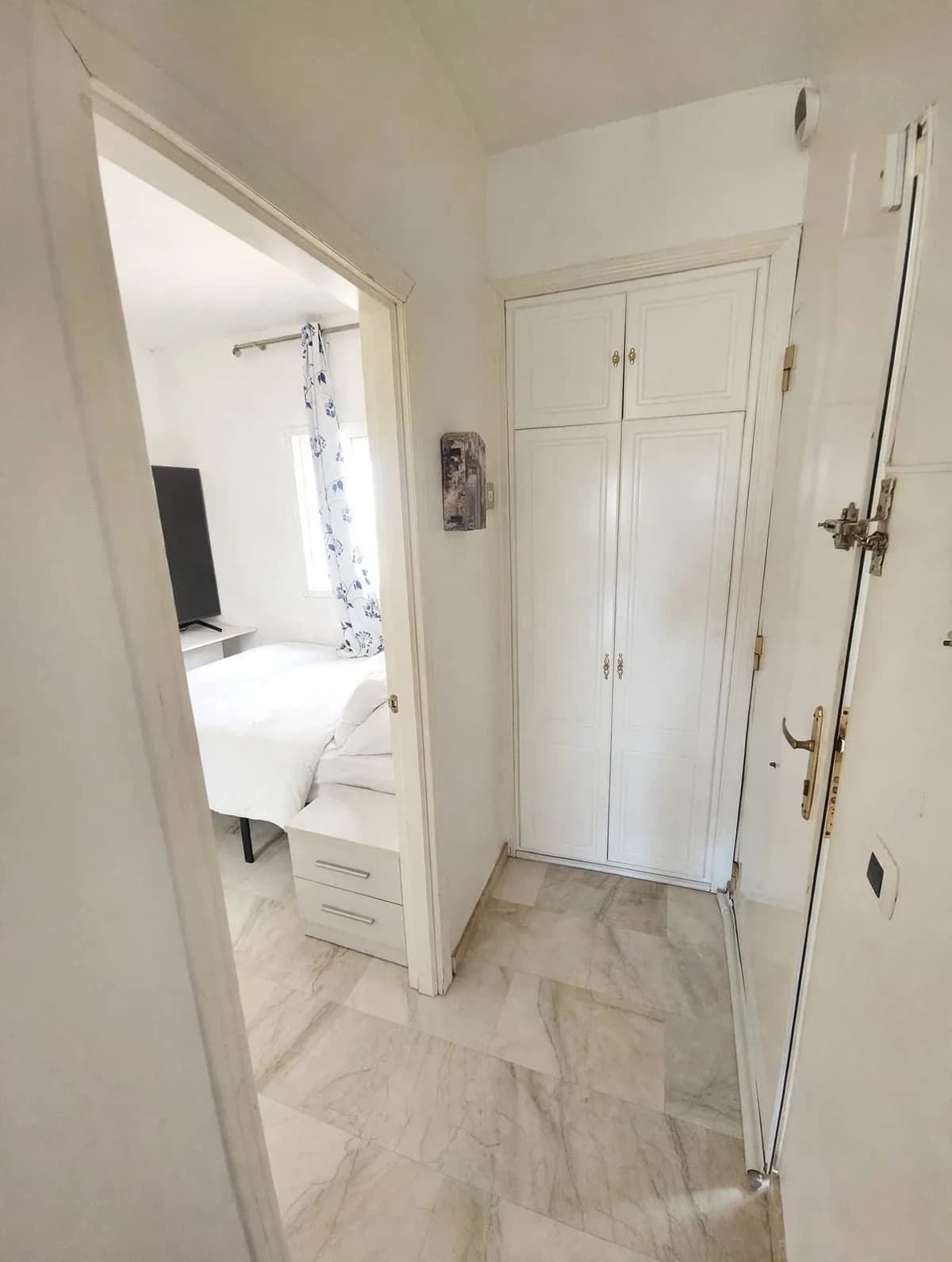 1 Bedroom Ground Floor Apartment for Sale in Riviera del Sol, Málaga - Image 6