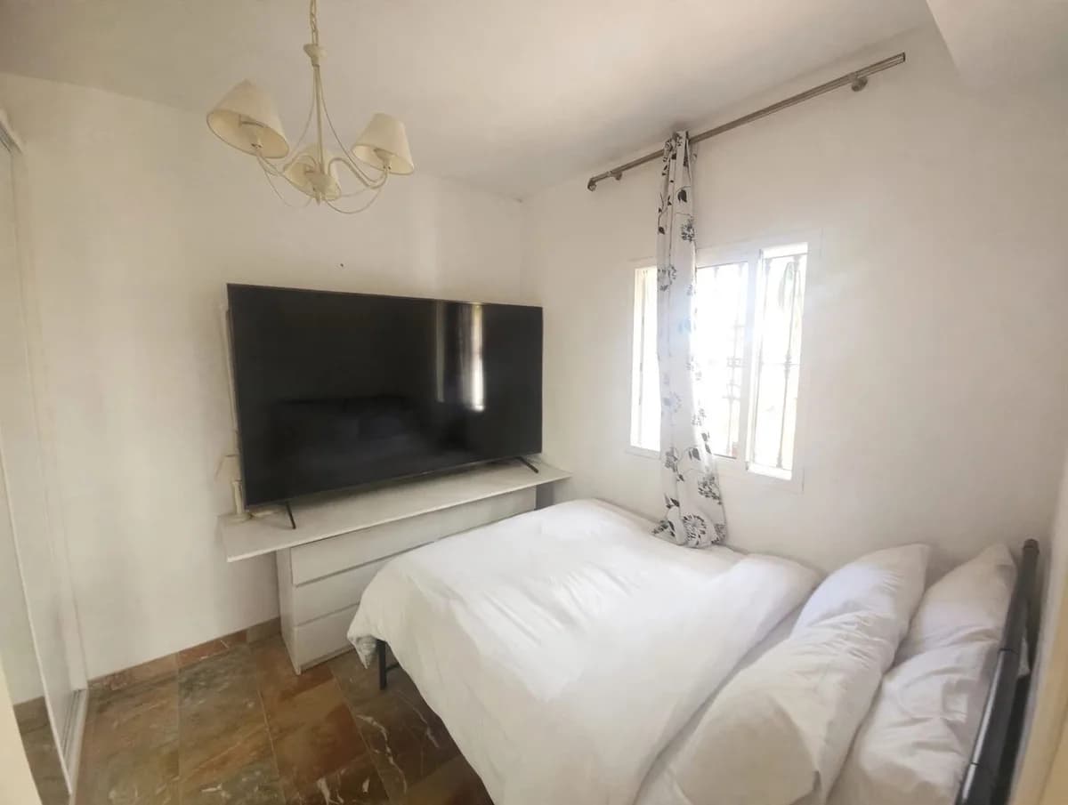 1 Bedroom Ground Floor Apartment for Sale in Riviera del Sol, Málaga - Image 7