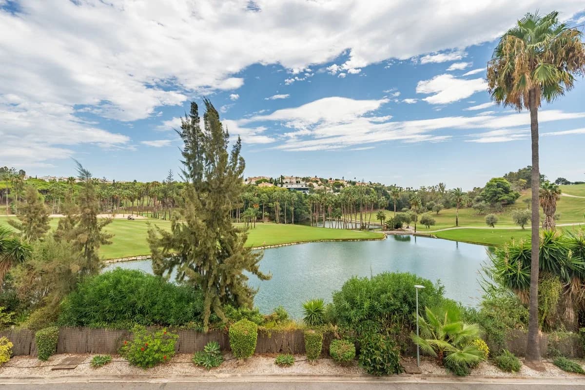 3 Bedroom Semi-Detached House for Sale in Benalmadena Pueblo, Málaga