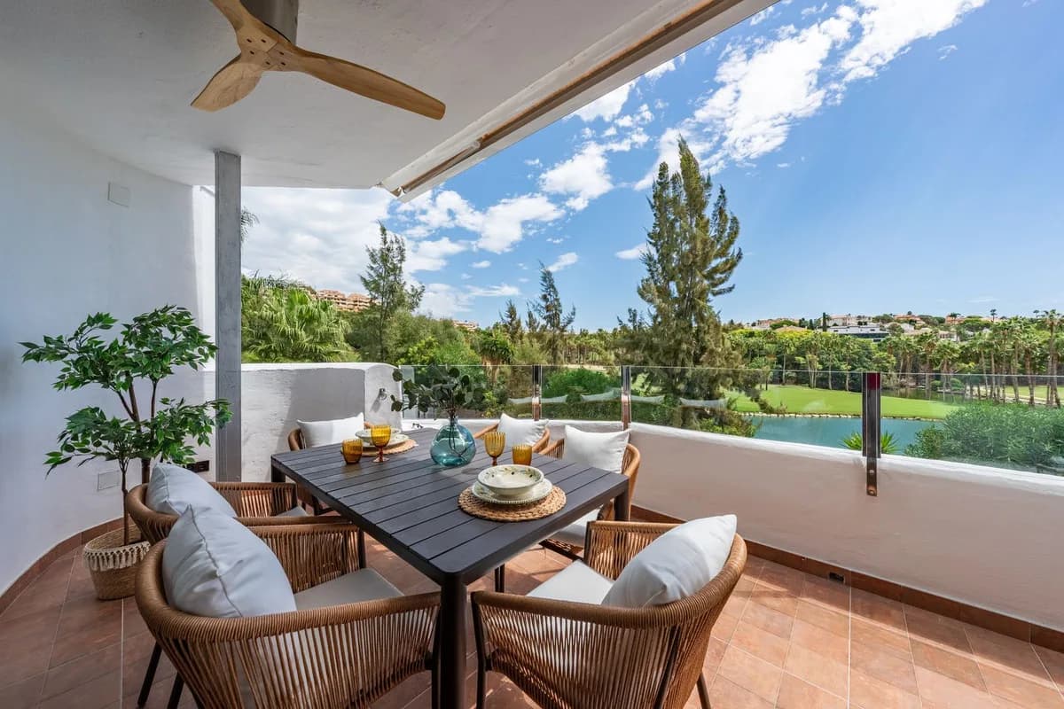 3 Bedroom Semi-Detached House for Sale in Benalmadena Pueblo, Málaga - Image 9