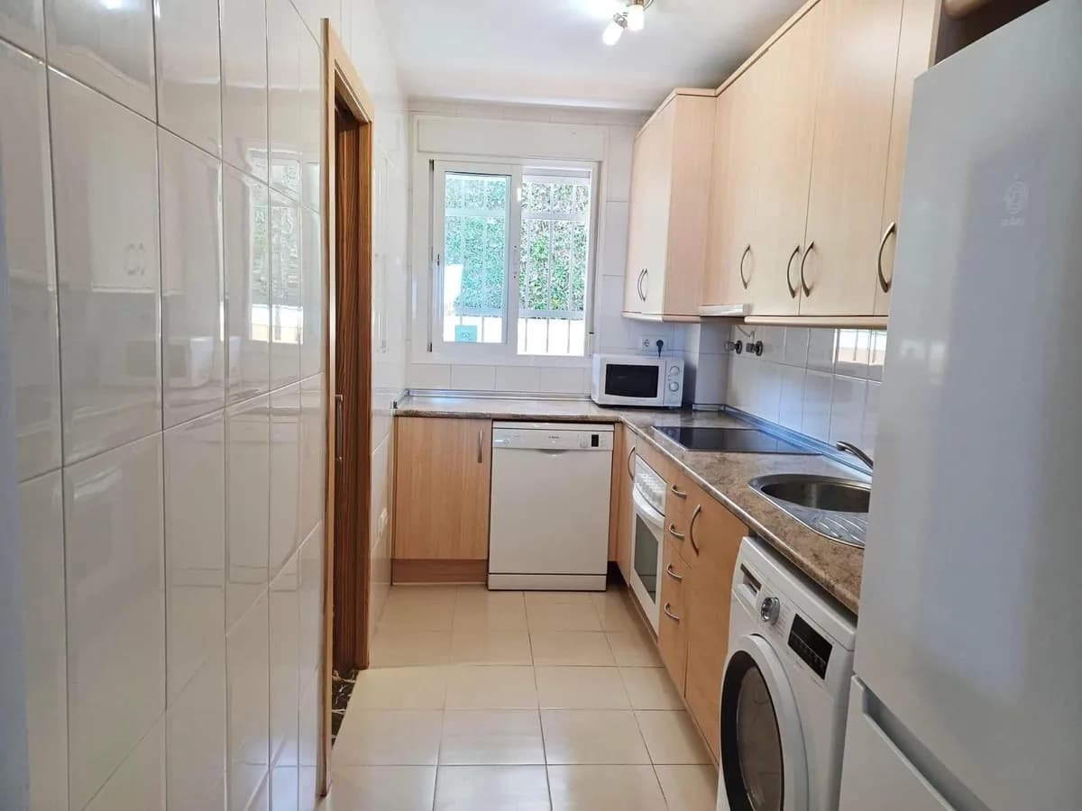 2 Bedroom Ground Floor Apartment for Sale in Fuengirola, Málaga - Image 5
