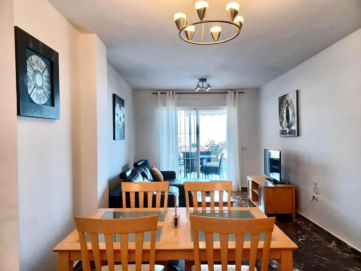 2 Bedroom Ground Floor Apartment for Sale in Fuengirola, Málaga - Image 6