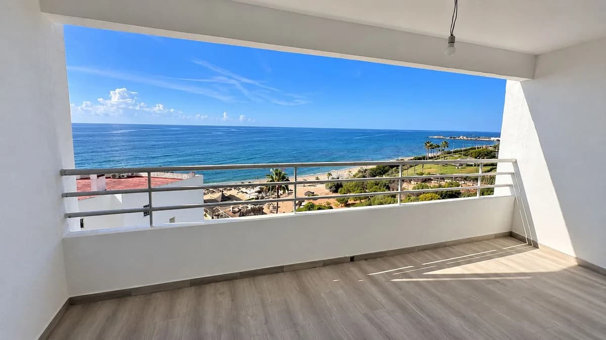Middle Floor Studio for Sale in Calahonda, Málaga