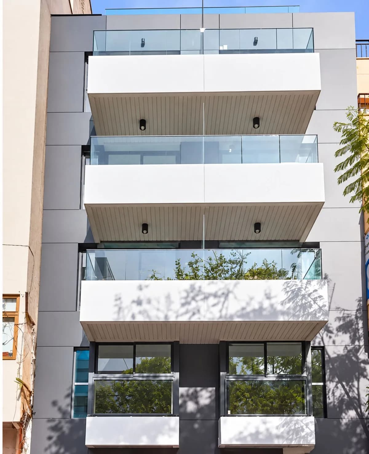 3 Bedroom Middle Floor Apartment for Sale in Fuengirola, Málaga