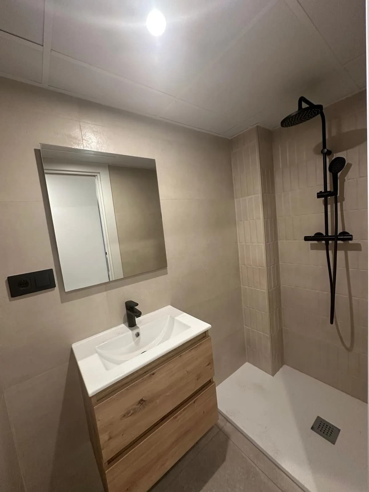 3 Bedroom Middle Floor Apartment for Sale in Fuengirola, Málaga - Image 6