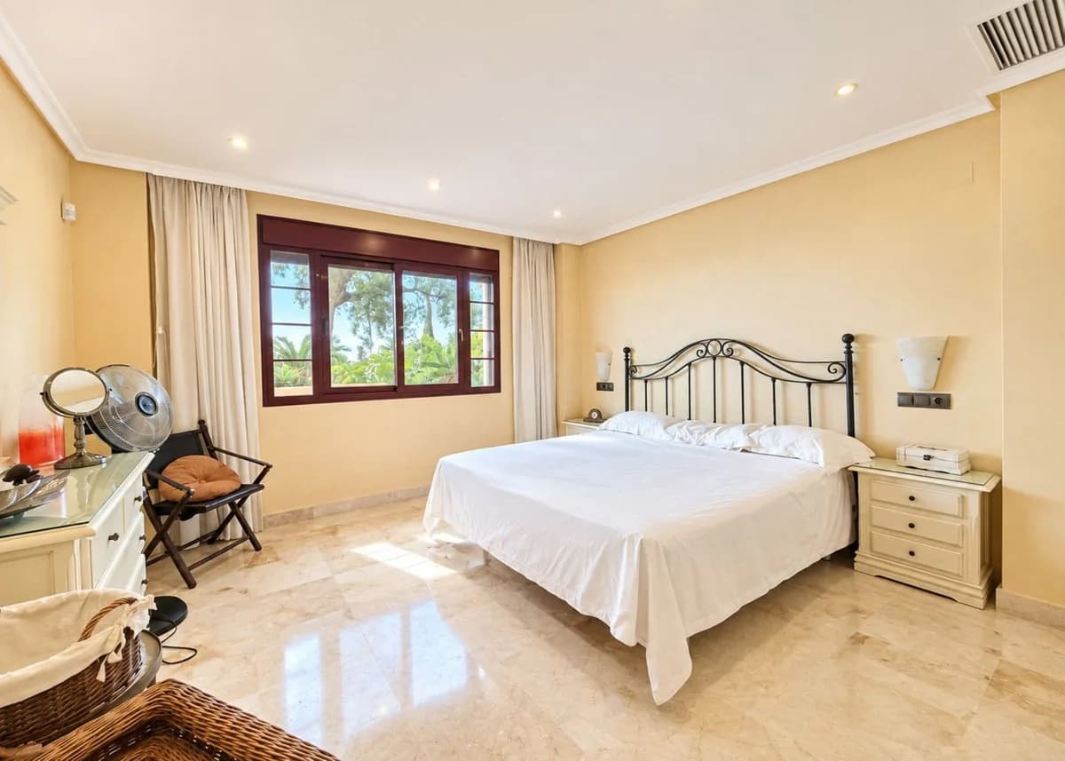 2 Bedroom Ground Floor Apartment for Sale in La Mairena, Málaga - Image 4