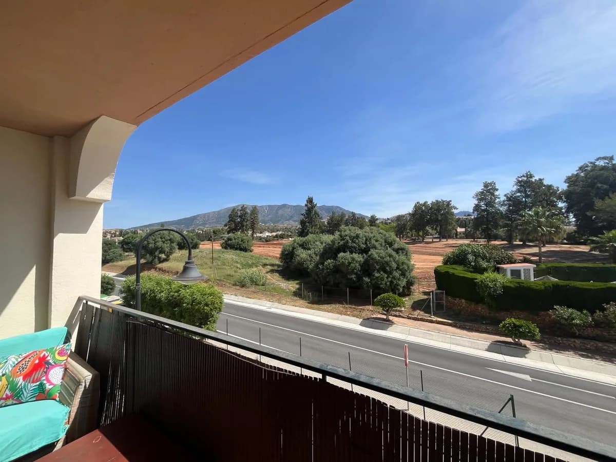 4 Bedroom Middle Floor Apartment for Sale in Mijas Golf, Málaga - Image 9