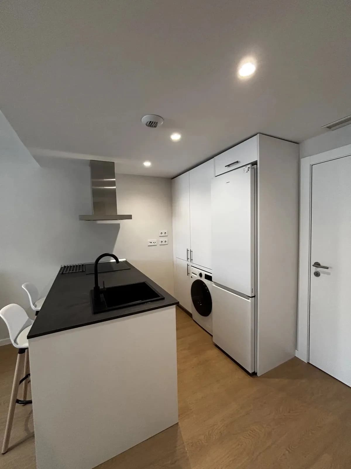 1 Bedroom Ground Floor Apartment for Sale in Las Lagunas, Málaga - Image 4