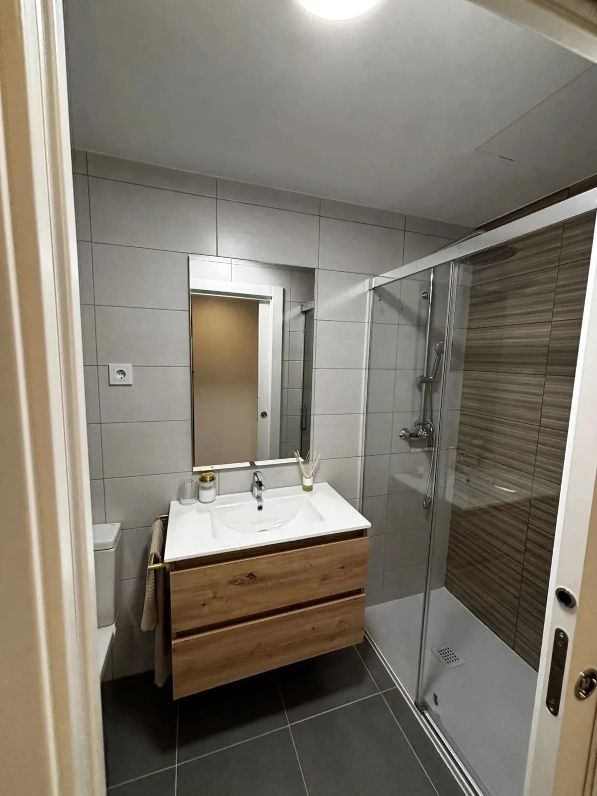 1 Bedroom Ground Floor Apartment for Sale in Las Lagunas, Málaga - Image 5