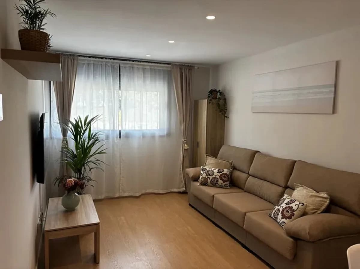 1 Bedroom Ground Floor Apartment for Sale in Las Lagunas, Málaga - Image 6