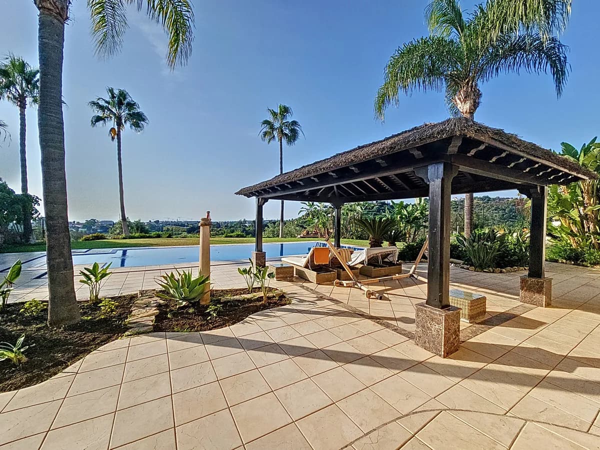 4 Bedroom Detached Villa for Sale in Estepona, Málaga - Image 5