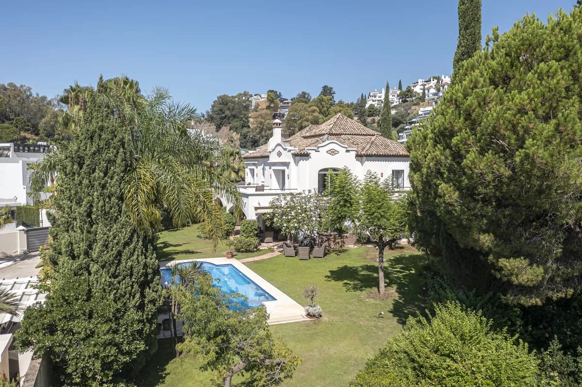 5 Bedroom Detached Villa for Sale in Benahavís, Málaga - Image 2