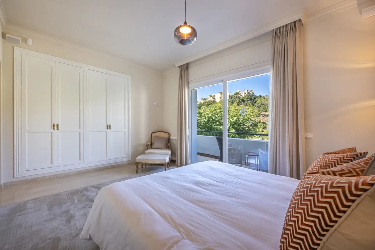 5 Bedroom Detached Villa for Sale in Benahavís, Málaga - Image 5