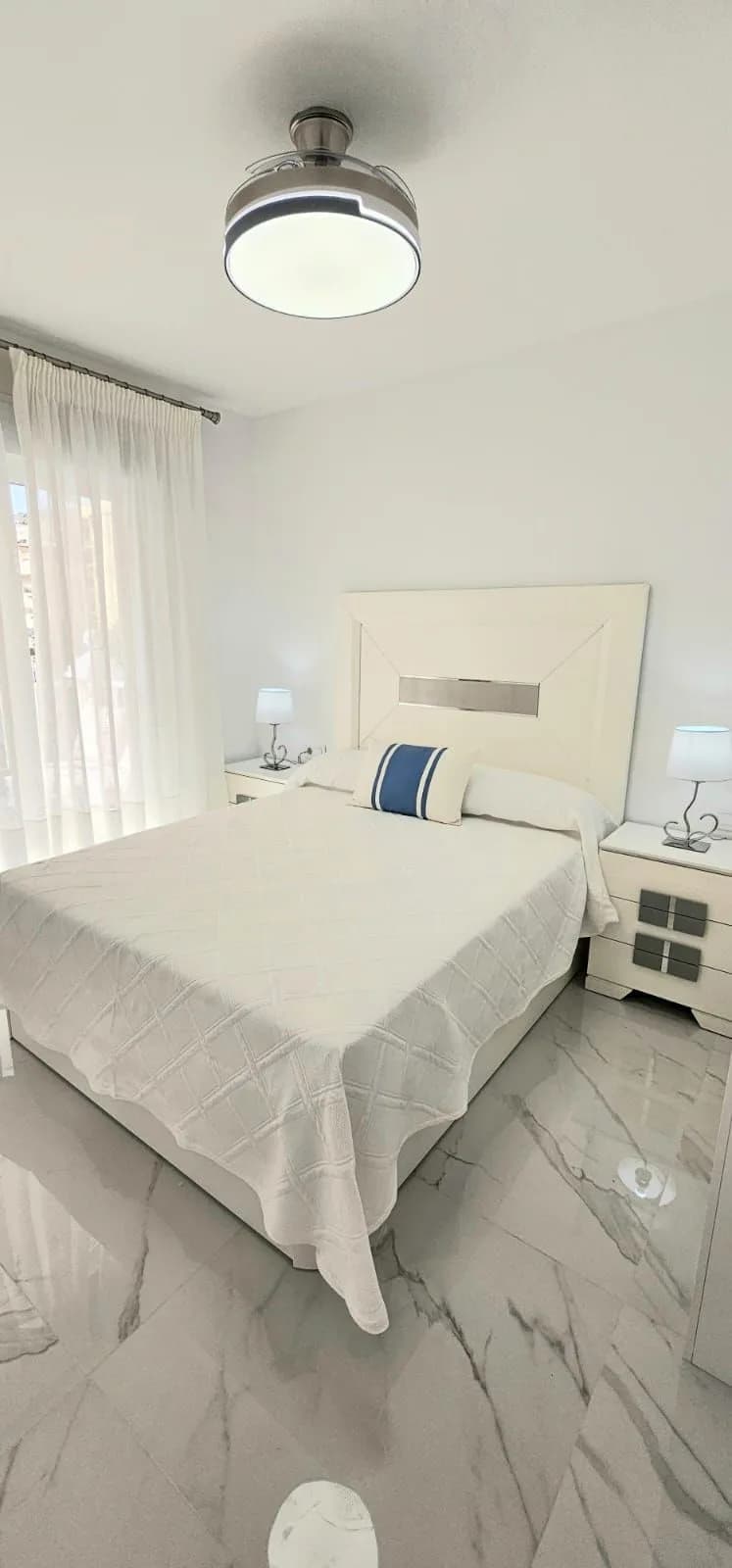 1 Bedroom Middle Floor Apartment for Sale in Fuengirola, Málaga - Image 4