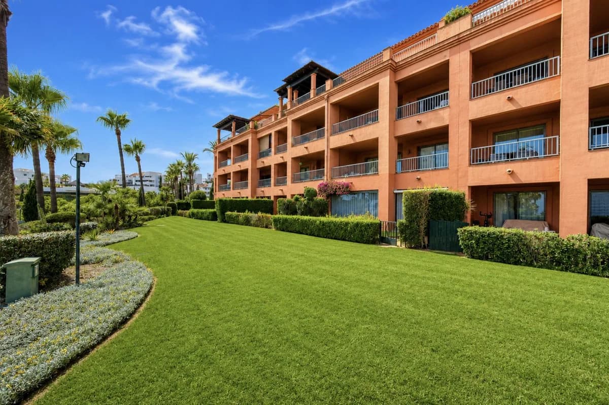 2 Bedroom Ground Floor Apartment for Sale in Los Flamingos, Málaga - Image 7