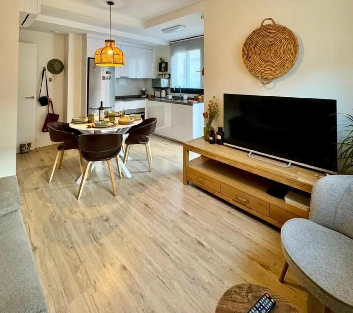 2 Bedroom Middle Floor Apartment for Sale in Los Boliches, Málaga