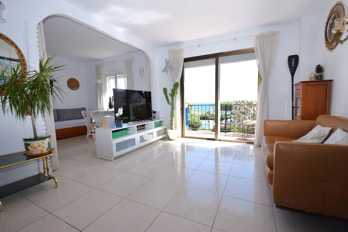 2 Bedroom Top Floor Apartment for Sale in La Cala de Mijas, Málaga - Image 3