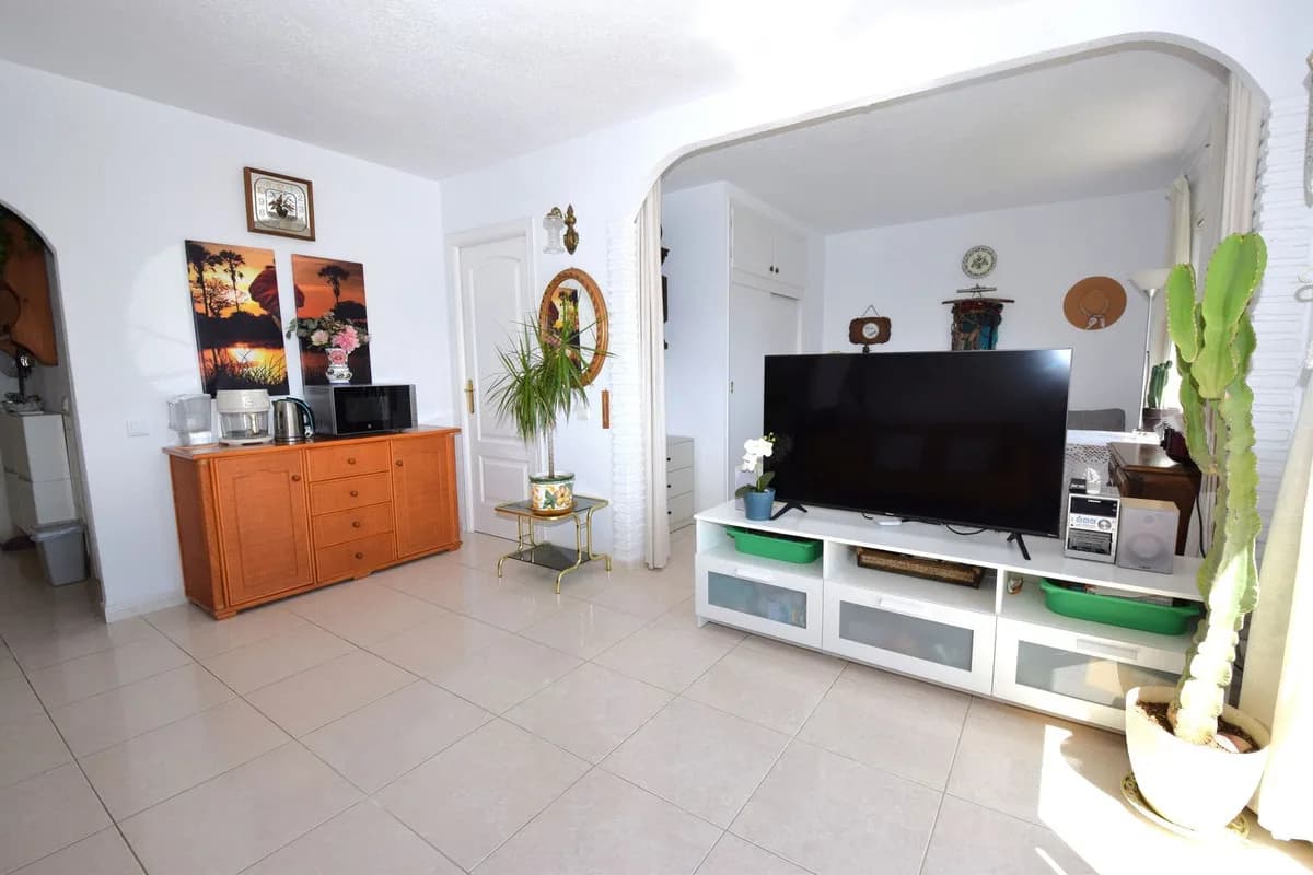 2 Bedroom Top Floor Apartment for Sale in La Cala de Mijas, Málaga - Image 8