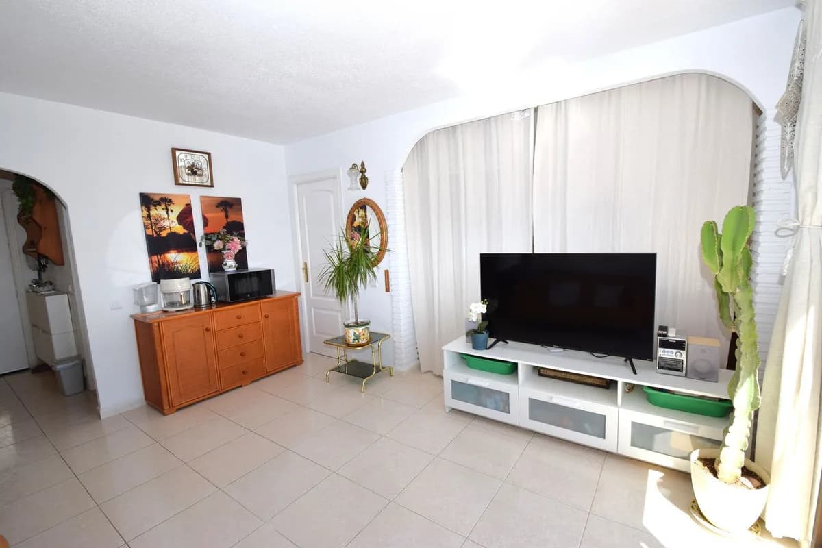 2 Bedroom Top Floor Apartment for Sale in La Cala de Mijas, Málaga - Image 9