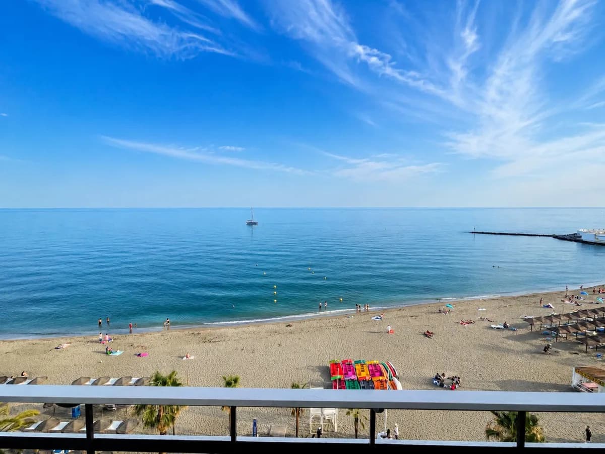 1 Bedroom Middle Floor Apartment for Sale in Marbella, Málaga