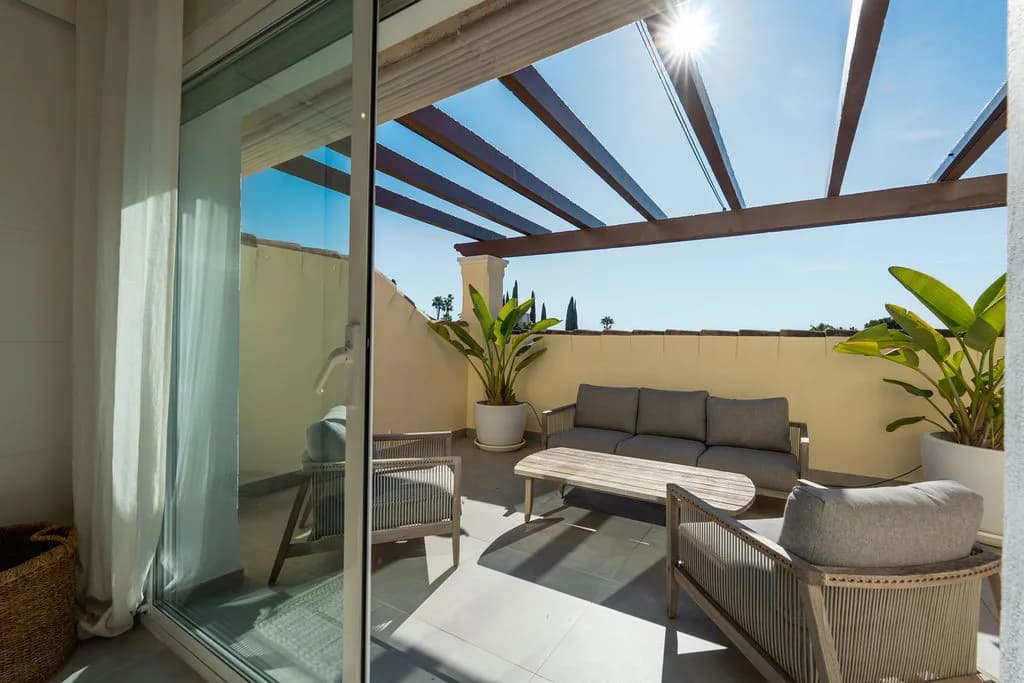 4 Bedroom Townhouse for Sale in Nueva Andalucía, Málaga - Image 6
