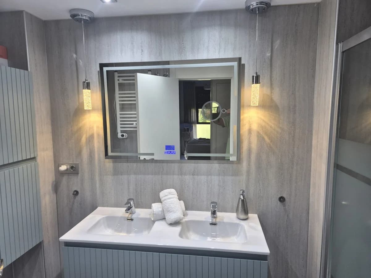 3 Bedroom Ground Floor Apartment for Sale in Torremolinos, Málaga - Image 3