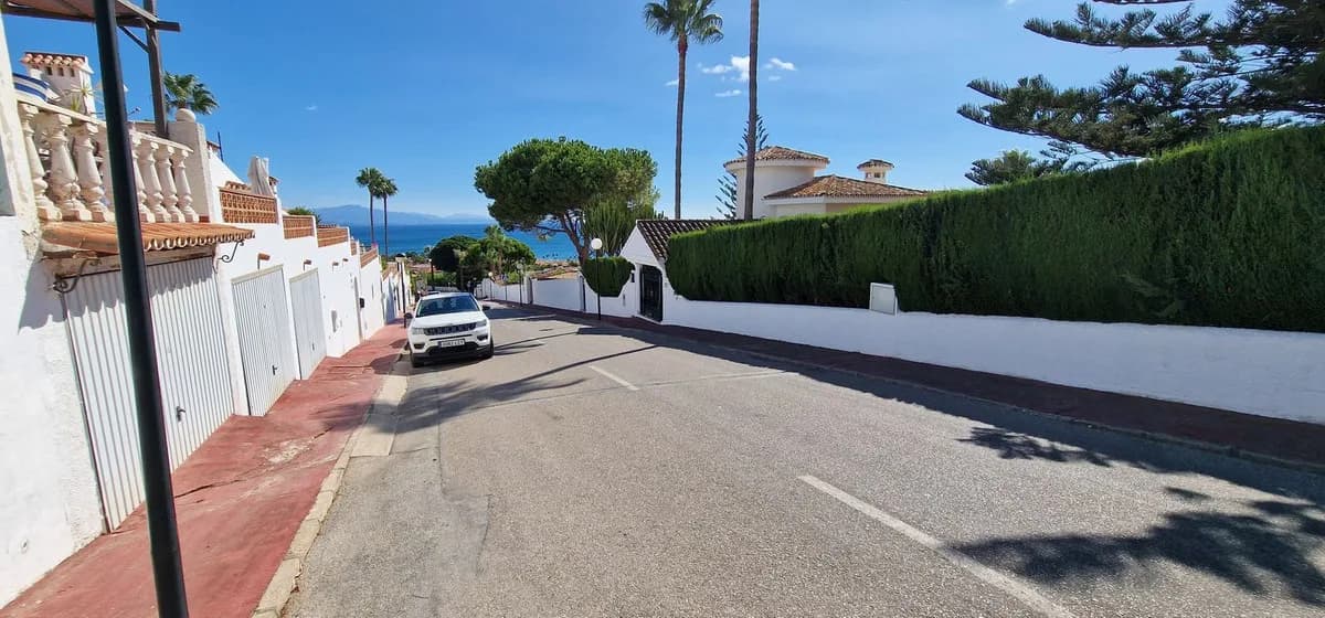 2 Bedroom Detached Villa for Sale in Manilva, Málaga - Image 2