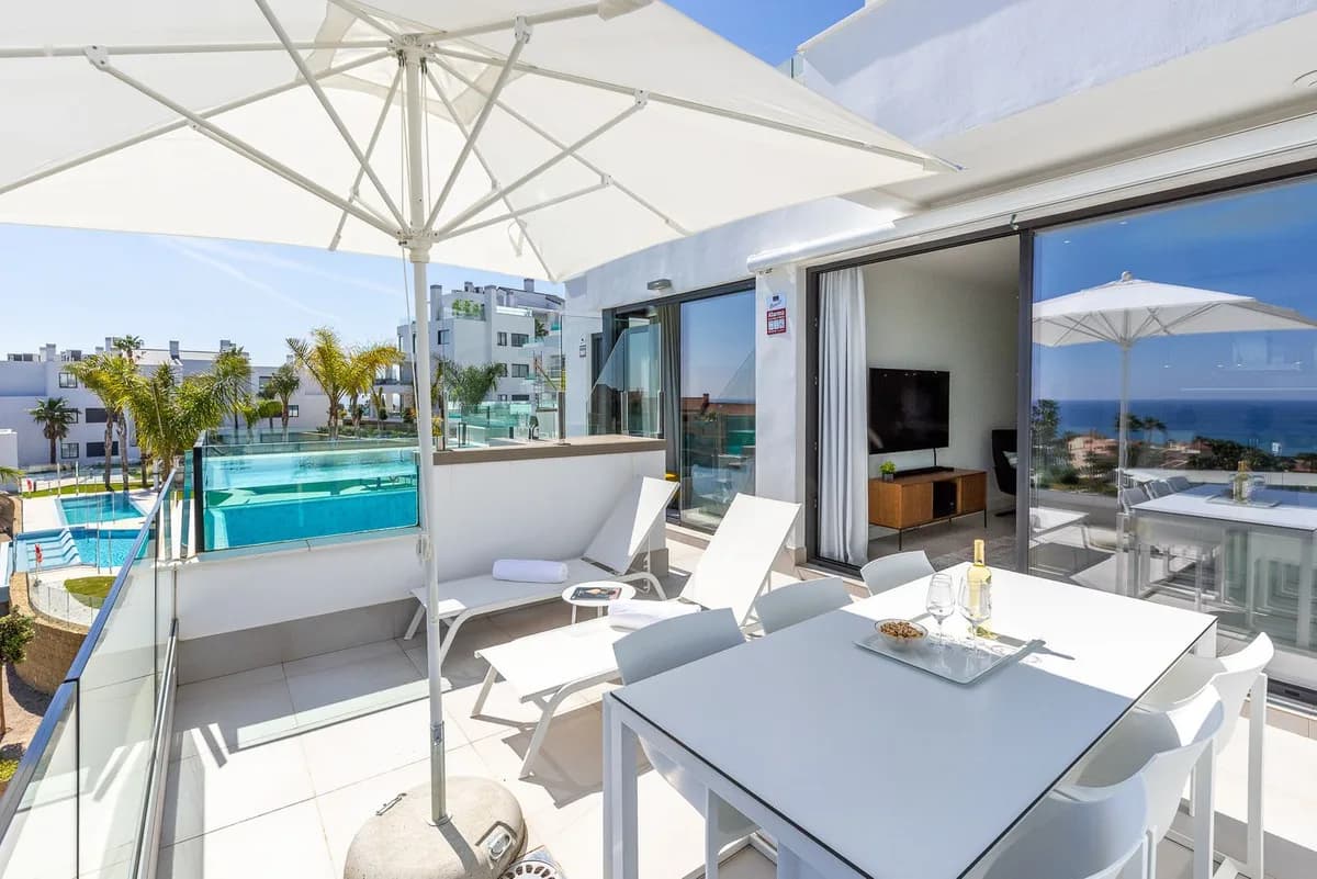2 Bedroom Middle Floor Apartment for Sale in Mijas, Málaga