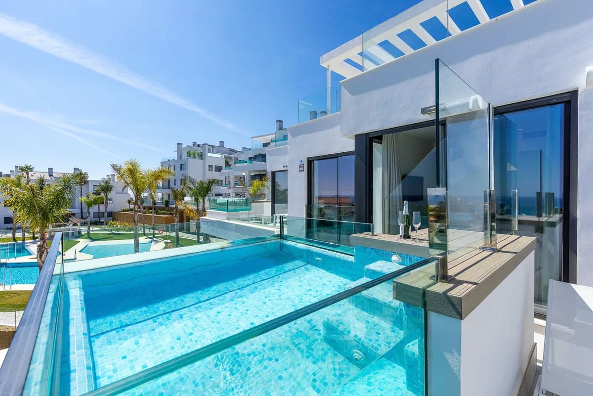 2 Bedroom Middle Floor Apartment for Sale in Mijas, Málaga - Image 4