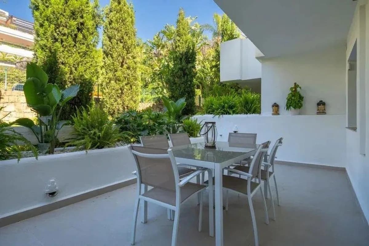 2 Bedroom Ground Floor Apartment for Sale in Nueva Andalucía, Málaga - Image 9