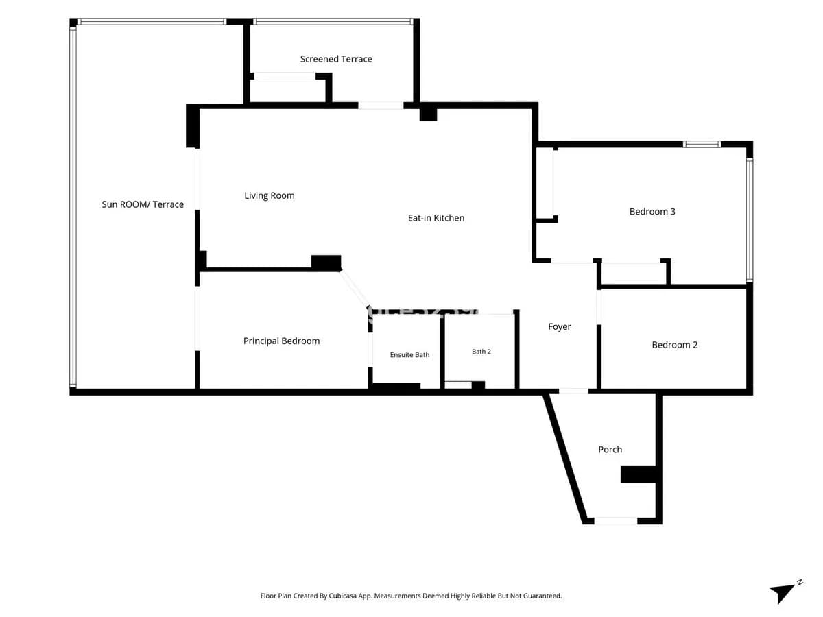 3 Bedroom Top Floor Apartment for Sale in Torreguadiaro, Cádiz - Image 2