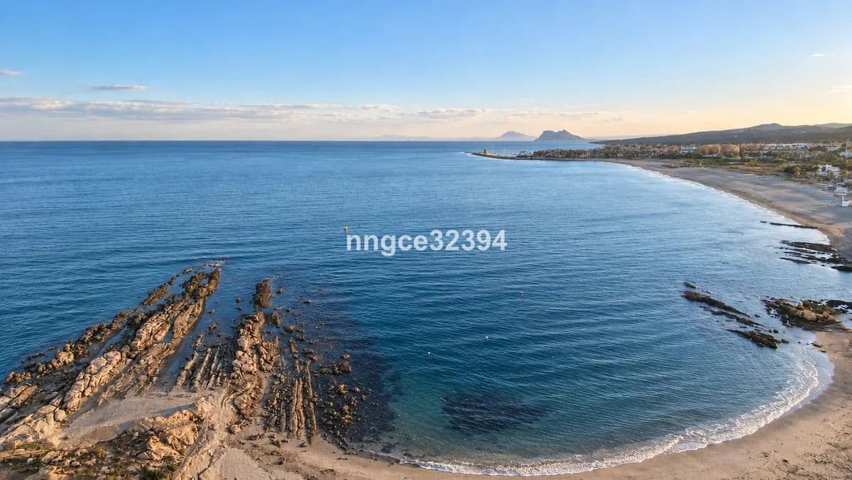 3 Bedroom Top Floor Apartment for Sale in Torreguadiaro, Cádiz - Image 3