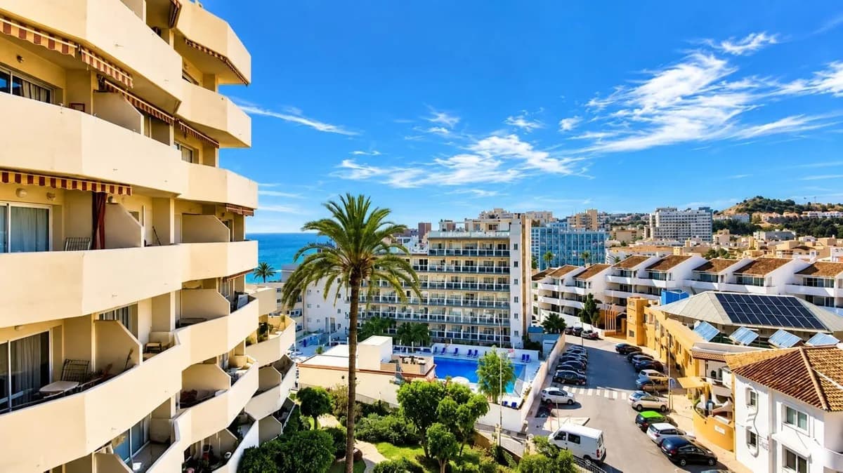 1 Bedroom Middle Floor Apartment for Sale in Benalmadena, Málaga