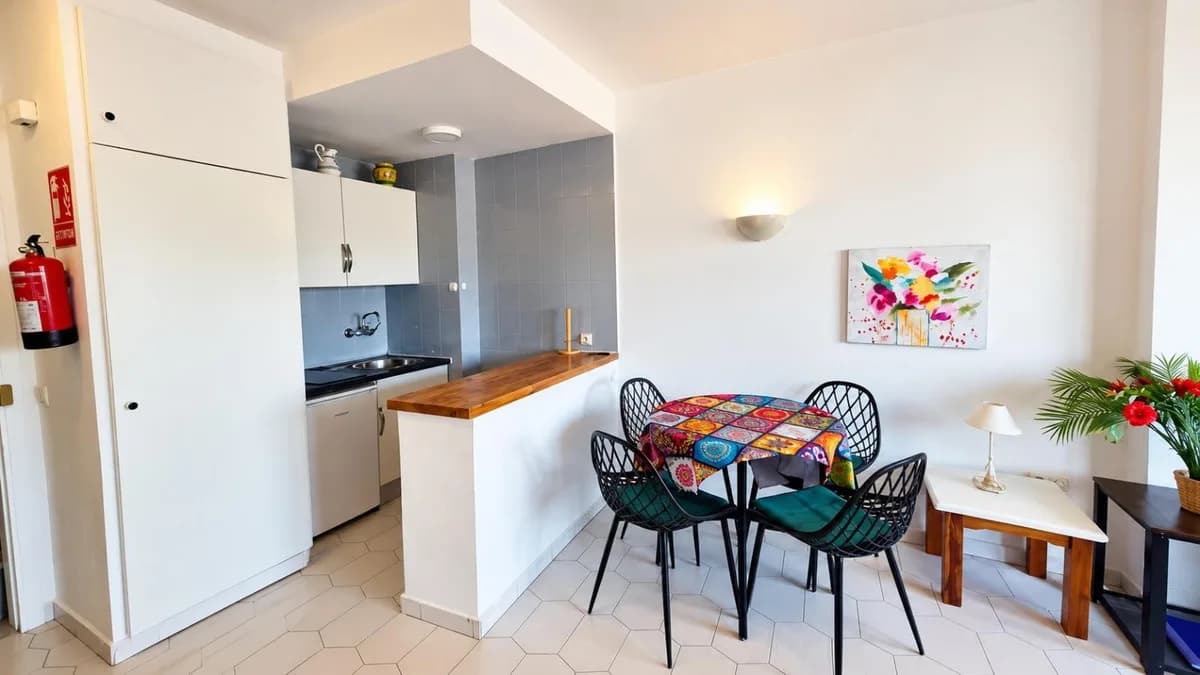1 Bedroom Middle Floor Apartment for Sale in Benalmadena, Málaga - Image 8