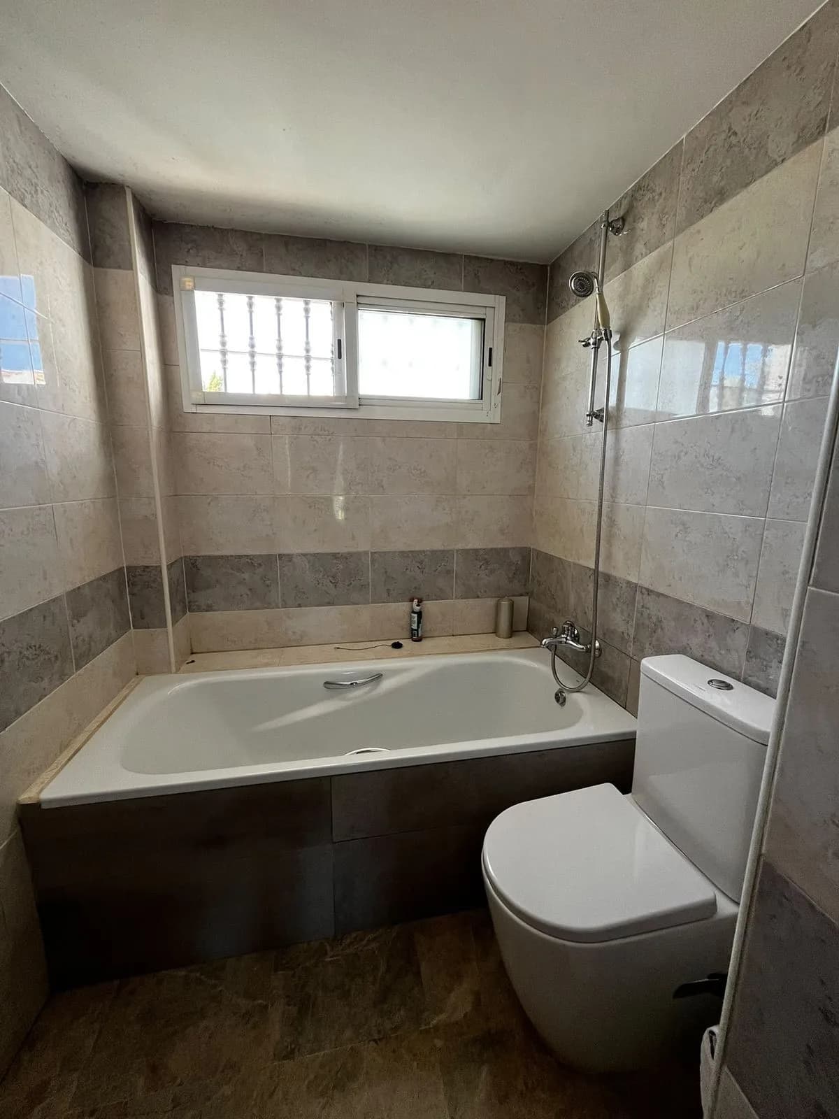 4 Bedroom Townhouse for Sale in Nueva Andalucía, Málaga - Image 6