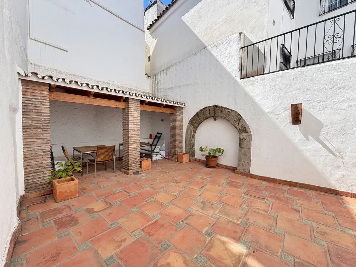3 Bedroom Townhouse for Sale in Marbella, Málaga - Image 5