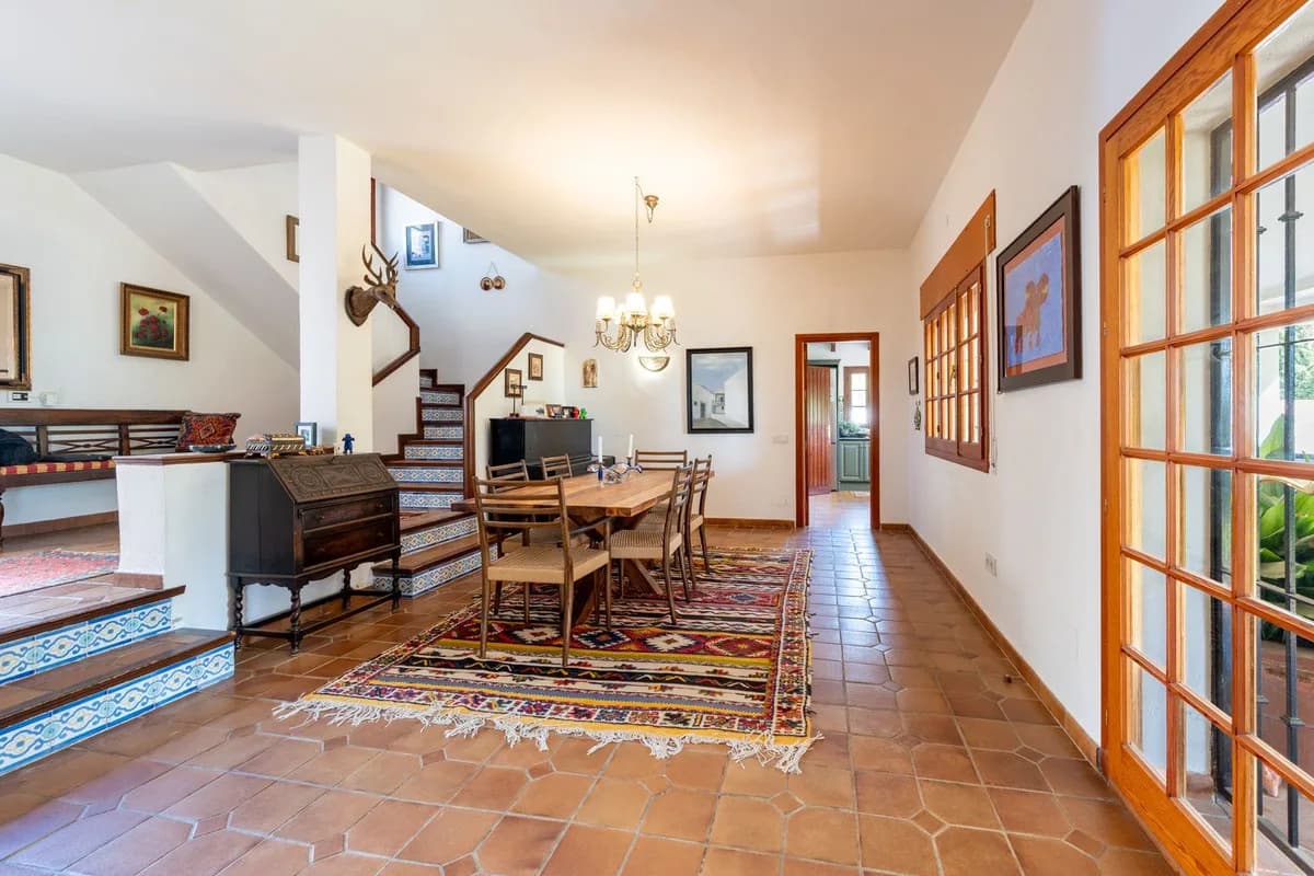 4 Bedroom Detached Villa for Sale in El Coto, Málaga - Image 4
