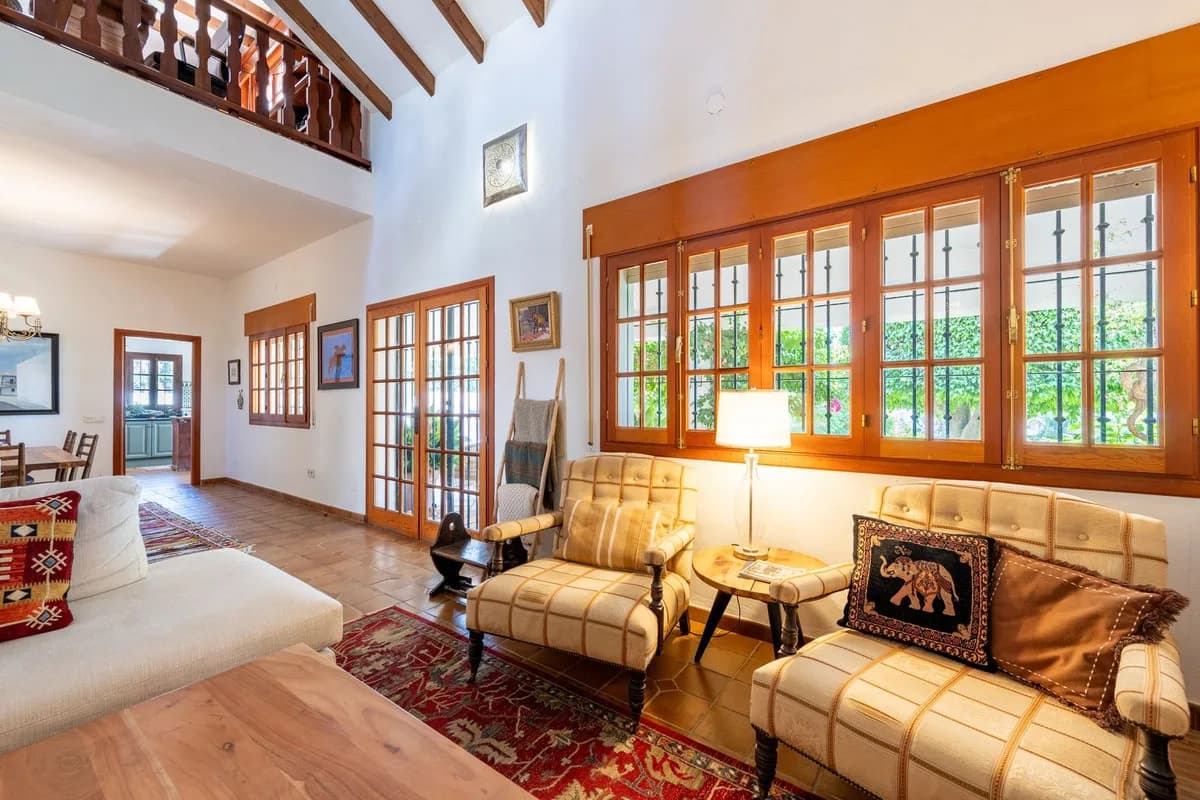 4 Bedroom Detached Villa for Sale in El Coto, Málaga - Image 7