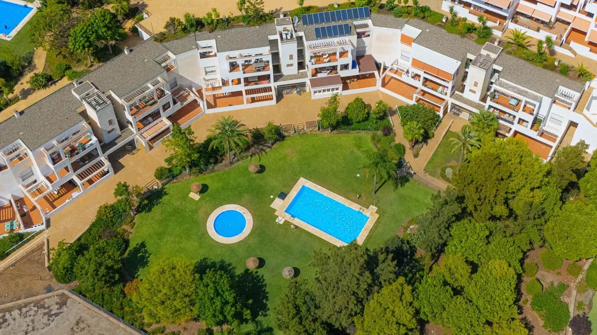3 Bedroom Top Floor Apartment for Sale in Torrequebrada, Málaga - Image 6