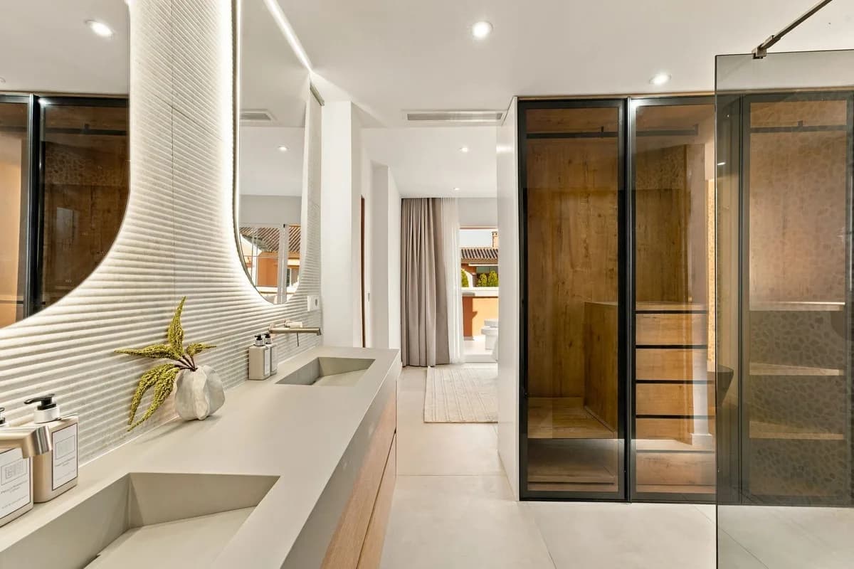 3 Bedroom Penthouse Duplex for Sale in Nueva Andalucía, Málaga - Image 6