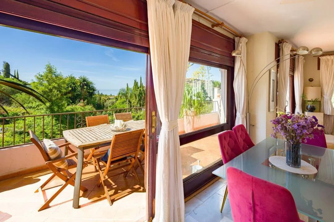 4 Bedroom Townhouse for Sale in Marbella, Málaga - Image 3