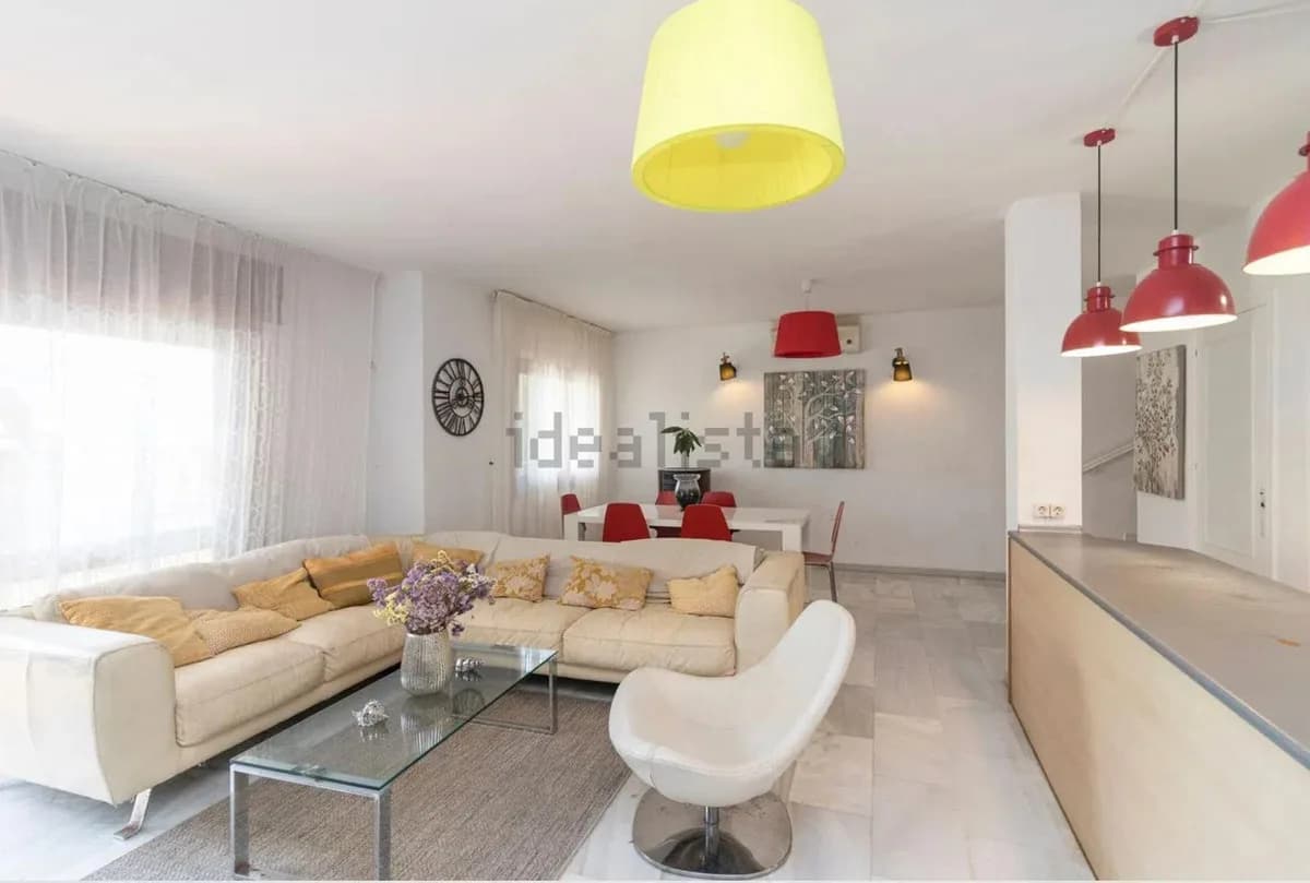 4 Bedroom Townhouse for Sale in Marbella, Málaga - Image 4