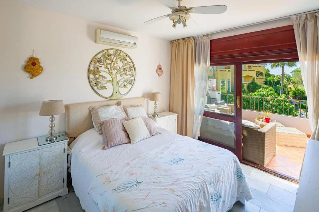 4 Bedroom Townhouse for Sale in Marbella, Málaga - Image 7