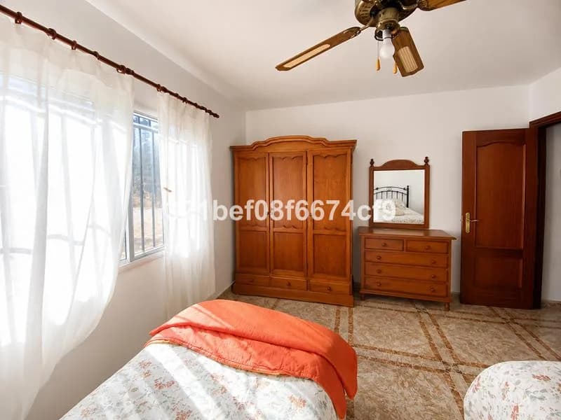 3 Bedroom Detached Villa for Sale in Montes de Málaga, Málaga - Image 5